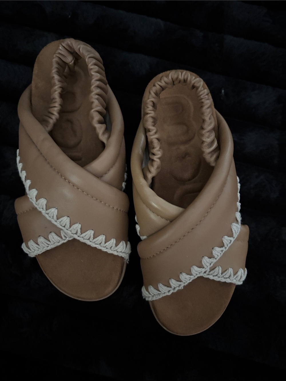 Women’s MOU Tan Cross-Band Slide Sandals with White Trim